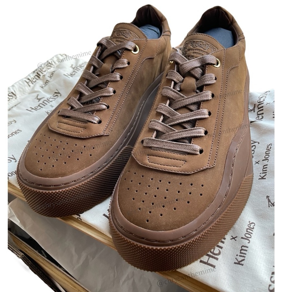 Designer Sneakers in Cognac Brown